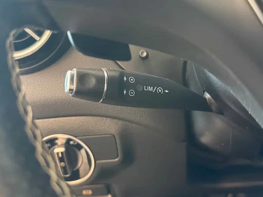 Mercedes-Benz GLA 200 AMG Nightfall P-SHD Rü-Ka LED TWA 12/2019-photo-17