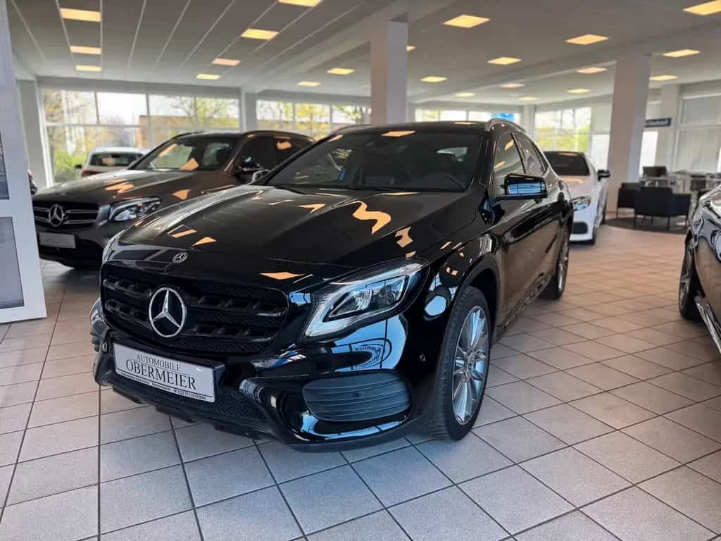 Mercedes-Benz GLA 200 AMG Nightfall P-SHD Rü-Ka LED TWA 12/2019-photo-2