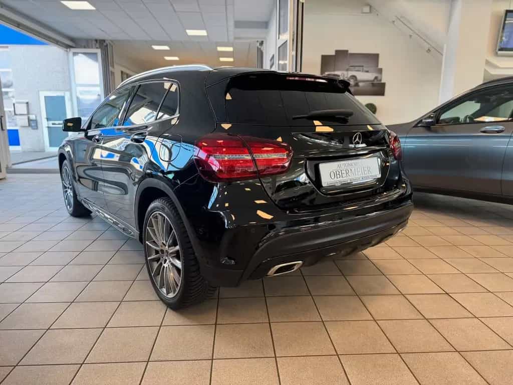 Mercedes-Benz GLA 200 AMG Nightfall P-SHD Rü-Ka LED TWA 12/2019-photo-3