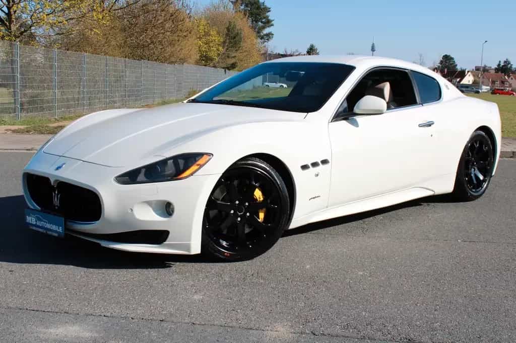 Maserati Granturismo 4.7 V8 S Automatik MC-Line Carbon 01/2012-photo-1