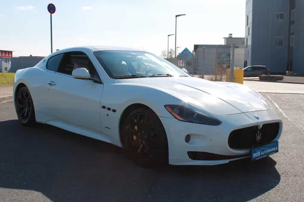 Maserati Granturismo 4.7 V8 S Automatik MC-Line Carbon 01/2012-photo-3