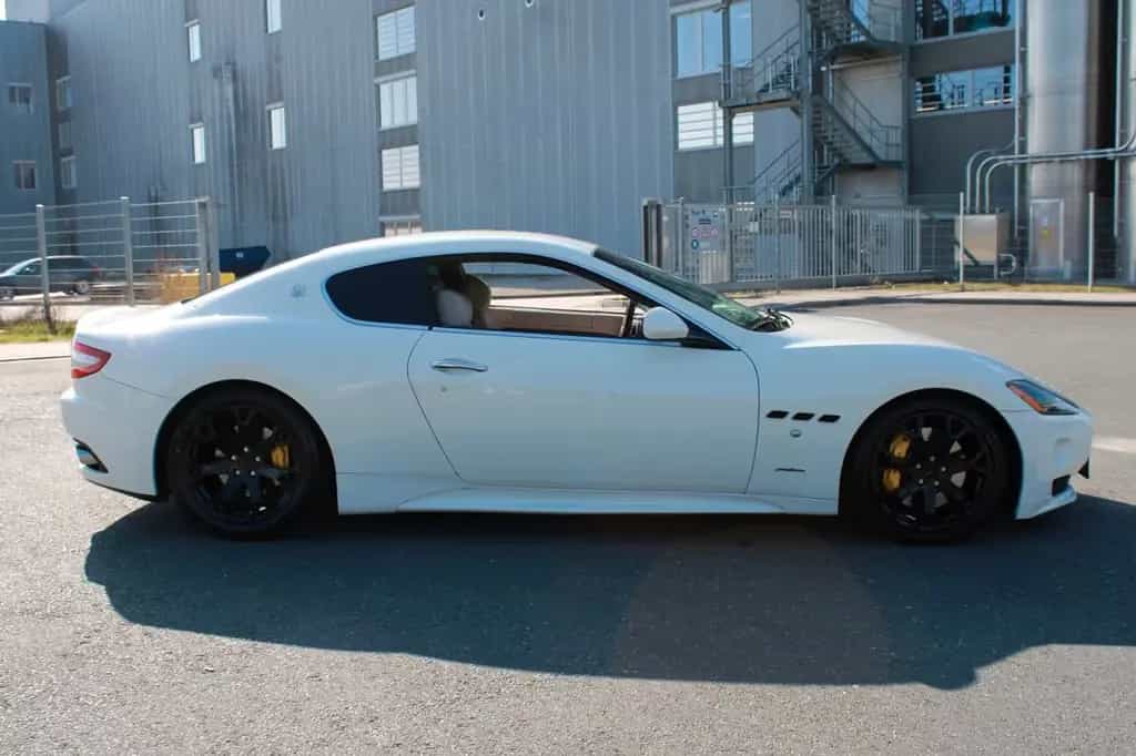 Maserati Granturismo 4.7 V8 S Automatik MC-Line Carbon 01/2012-photo-4