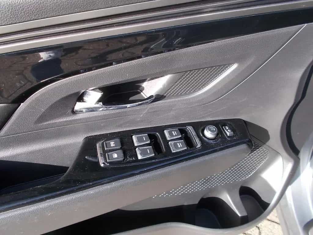 Ssangyong Korando Onyx 4x2, Teilleder AHK Navi Allwetter 09/2019-photo-16