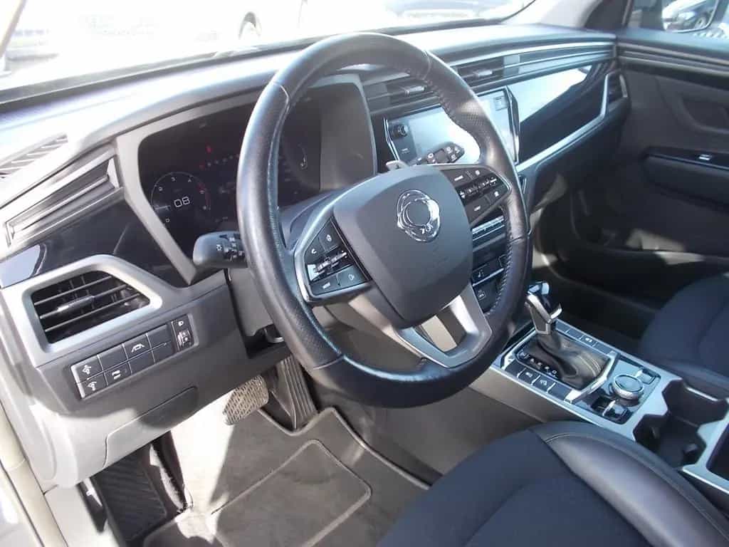 Ssangyong Korando Onyx 4x2, Teilleder AHK Navi Allwetter 09/2019-photo-17