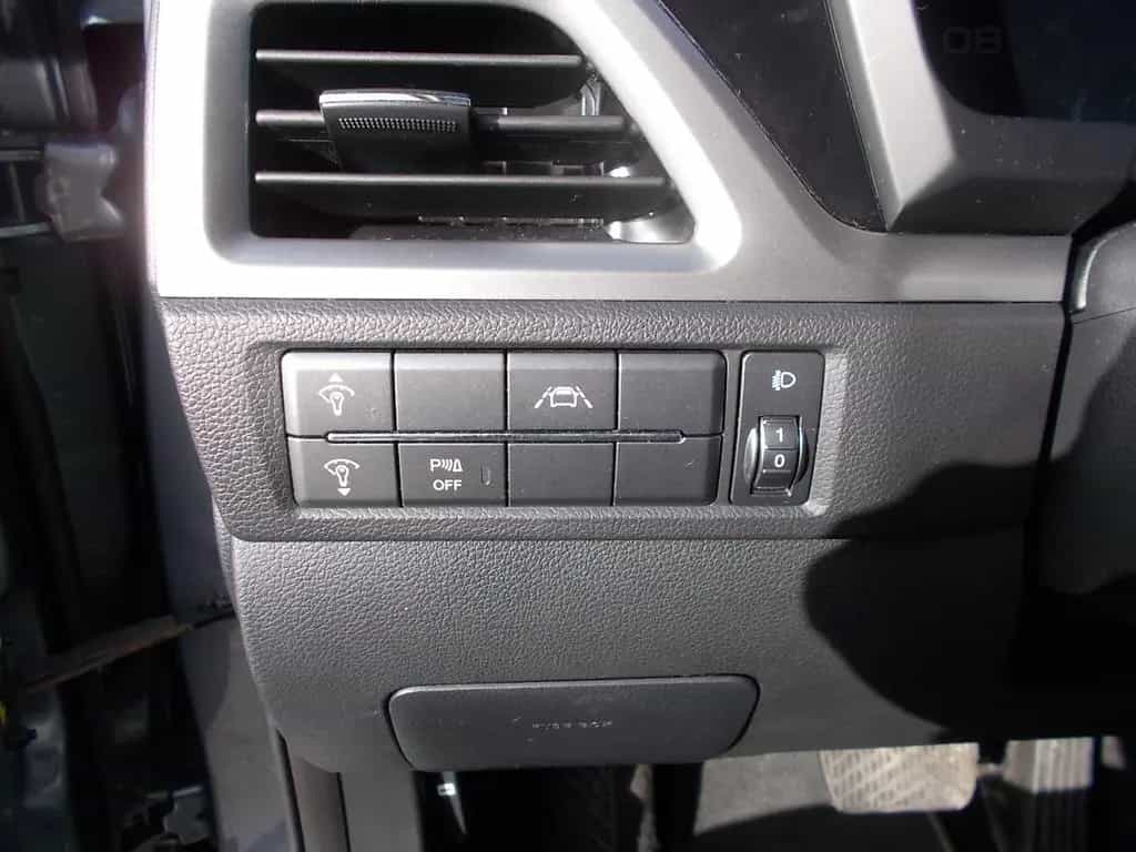 Ssangyong Korando Onyx 4x2, Teilleder AHK Navi Allwetter 09/2019-photo-18