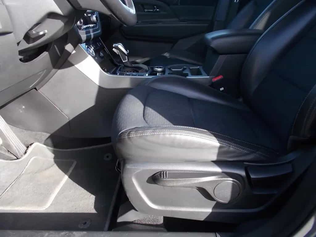 Ssangyong Korando Onyx 4x2, Teilleder AHK Navi Allwetter 09/2019-photo-19