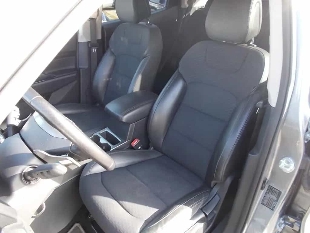 Ssangyong Korando Onyx 4x2, Teilleder AHK Navi Allwetter 09/2019-photo-20