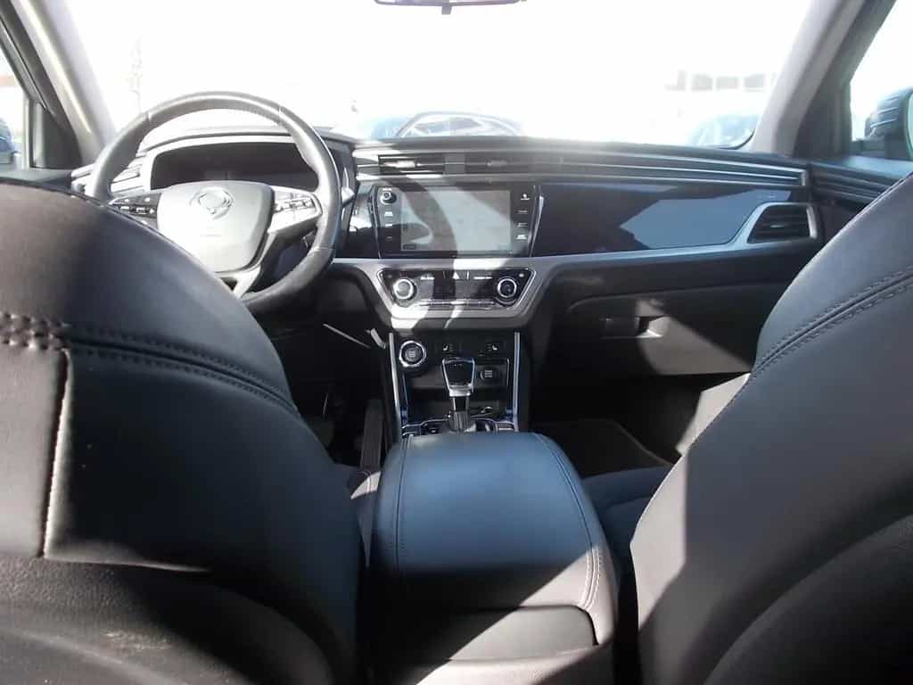 Ssangyong Korando Onyx 4x2, Teilleder AHK Navi Allwetter 09/2019-photo-23