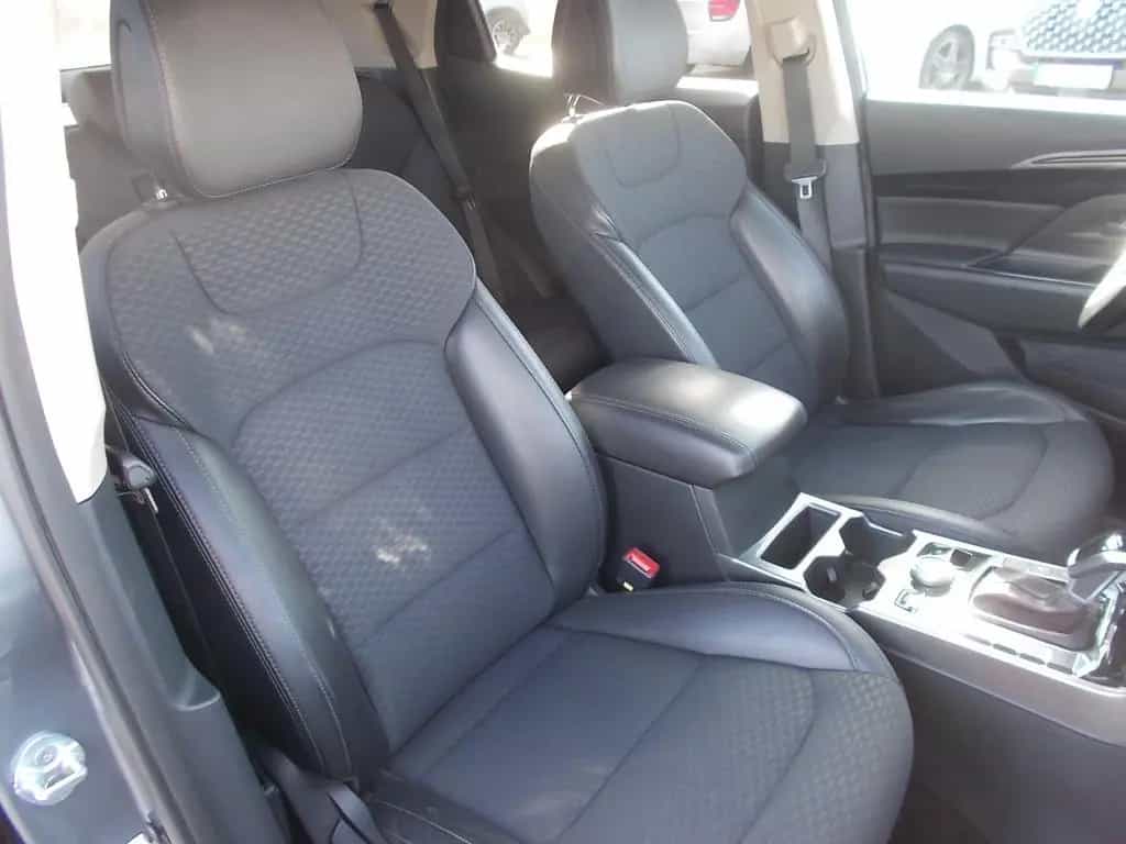 Ssangyong Korando Onyx 4x2, Teilleder AHK Navi Allwetter 09/2019-photo-37