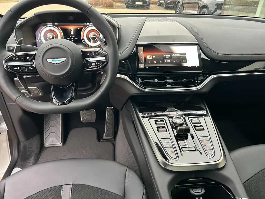 Aston Martin DBX 4.0 V8 DBX707 / Lunar White 03/2025-photo-11