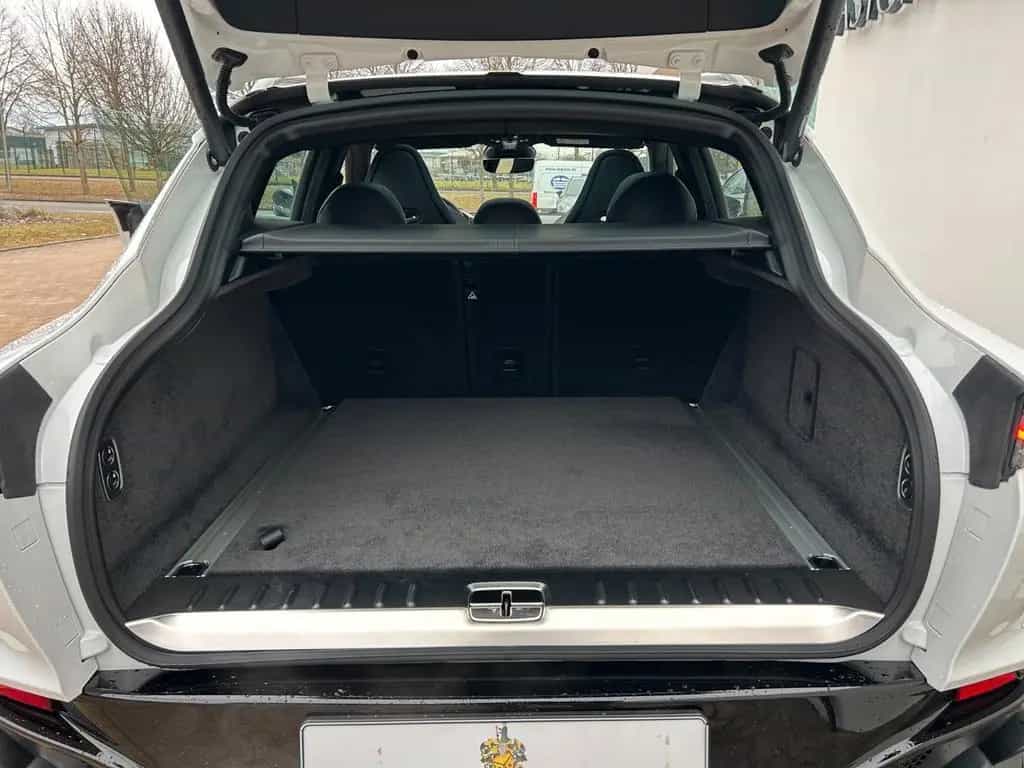 Aston Martin DBX 4.0 V8 DBX707 / Lunar White 03/2025-photo-16