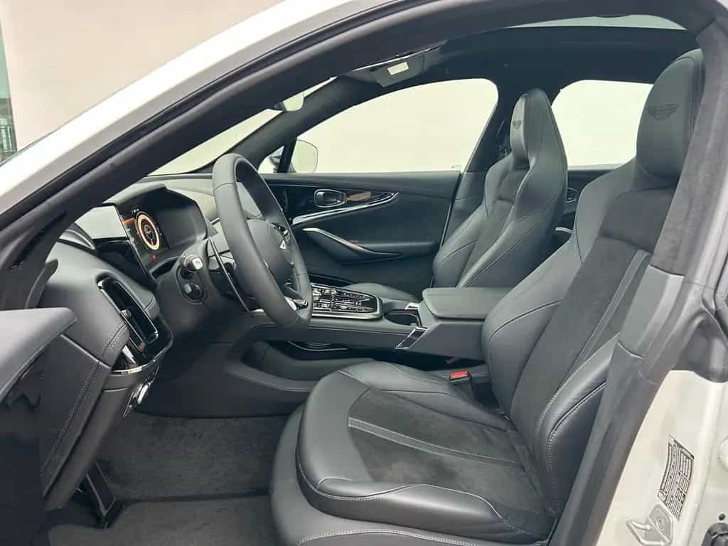 Aston Martin DBX 4.0 V8 DBX707 / Lunar White 03/2025-photo-8