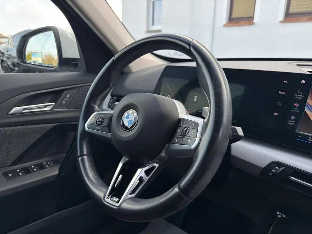 BMW X1 sDrive18d NAVI*AHK*M SPORT LENKRAD*KAMERA*DRI 02/2023-photo-19