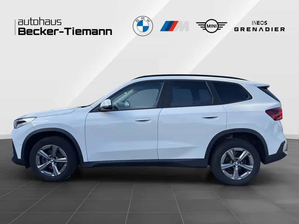 BMW X1 sDrive18d NAVI*AHK*M SPORT LENKRAD*KAMERA*DRI 02/2023-photo-2