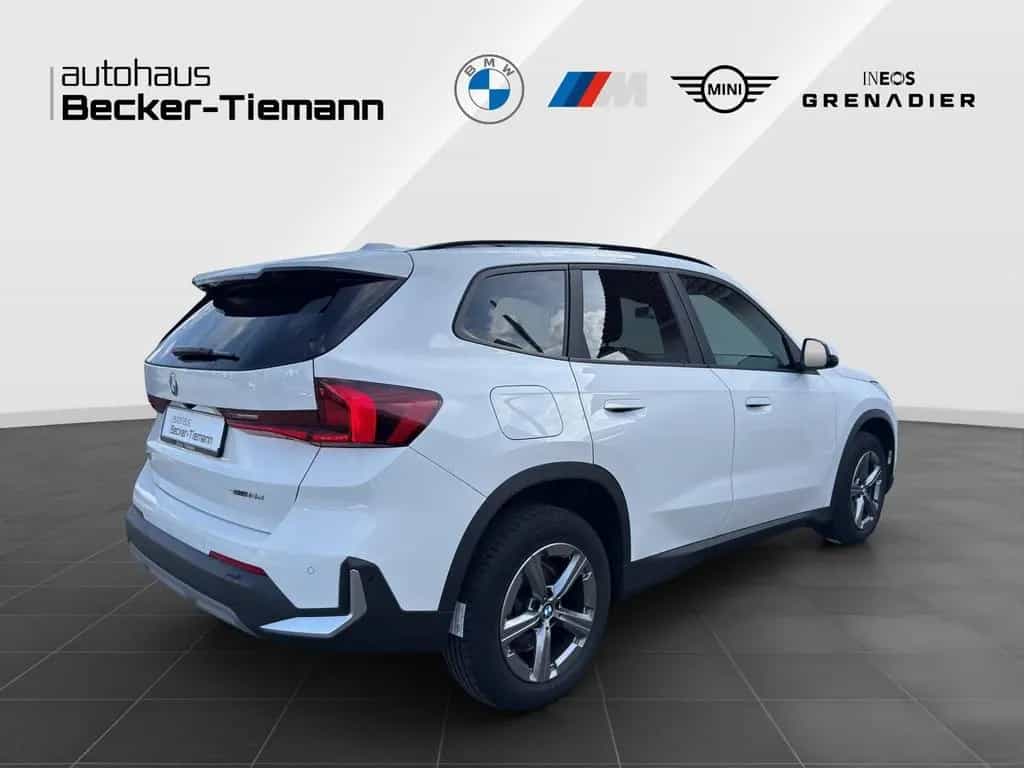BMW X1 sDrive18d NAVI*AHK*M SPORT LENKRAD*KAMERA*DRI 02/2023-photo-5