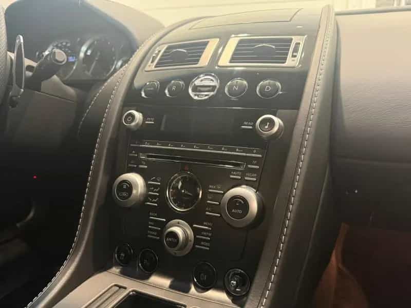 Aston Martin V8 Vantage 4.7l Sportshift 08/2011-photo-13