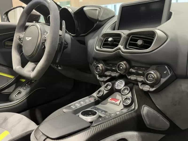 Aston Martin V8 Vantage Roadster F1 03/2022-photo-26