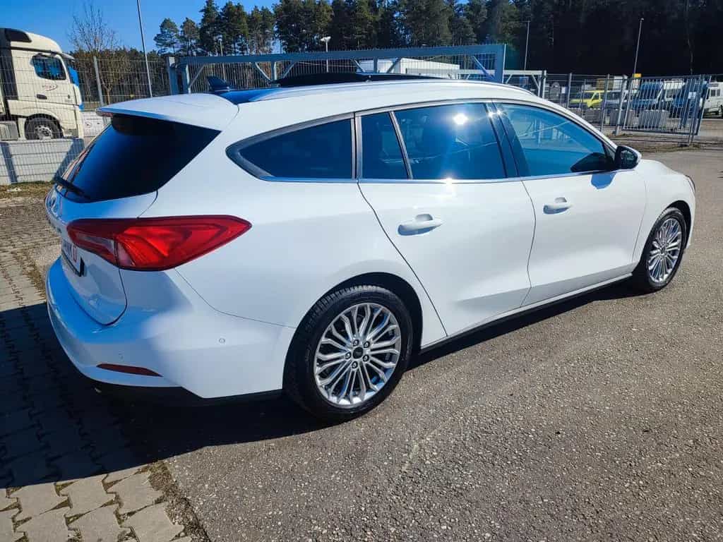 Ford Focus Turnier Titanium PANO/SHZ/NAVI/LED/KEYLESS 03/2019-photo-1