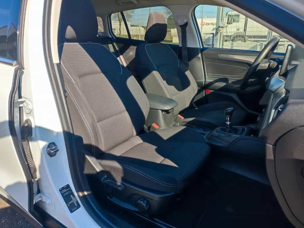 Ford Focus Turnier Titanium PANO/SHZ/NAVI/LED/KEYLESS 03/2019-photo-22