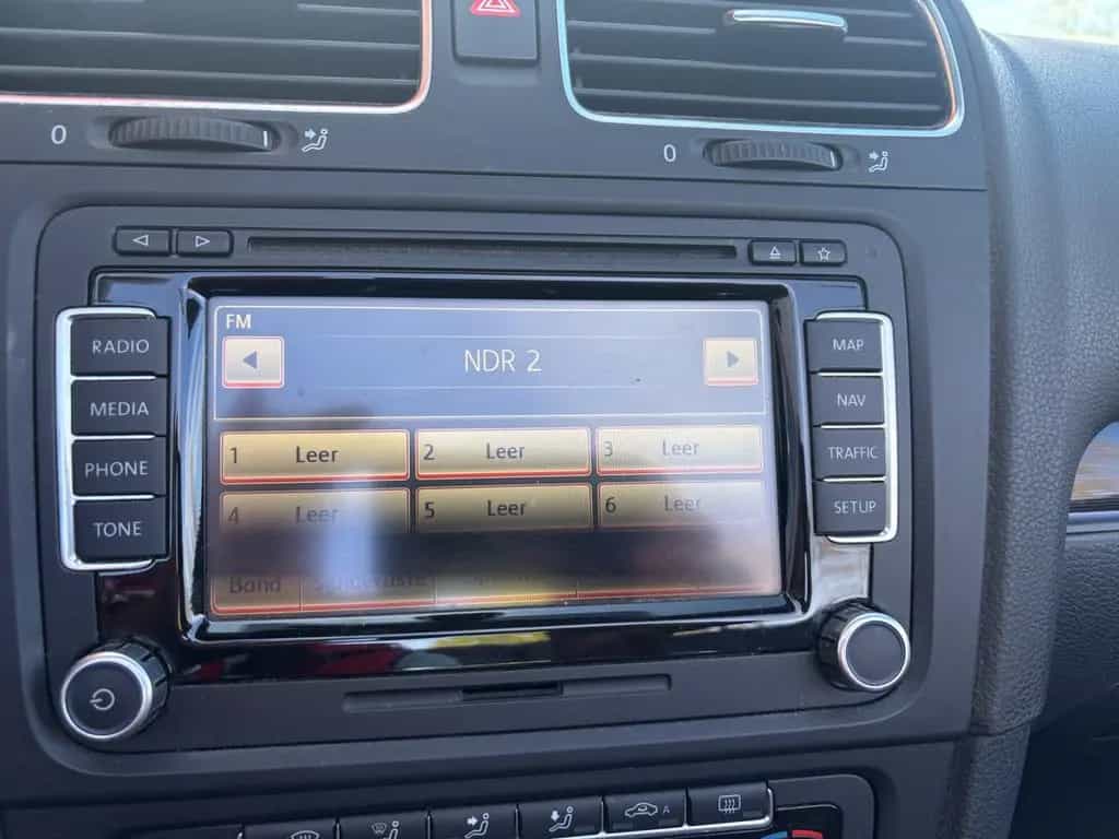 Volkswagen Golf VI Cabriolet=Leder-Xenon-Kamera-Navi-= 06/2011-photo-18