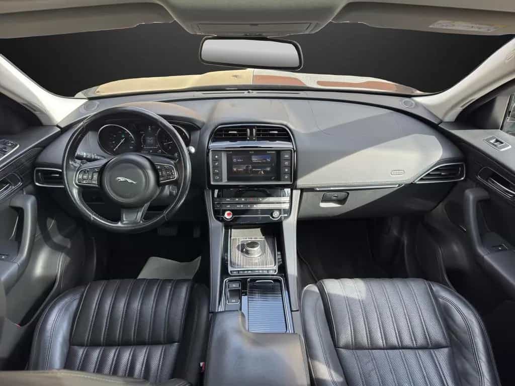 Jaguar F-Pace 30d AWD Portfolio Automatik*Panorama*LED 07/2017-photo-12