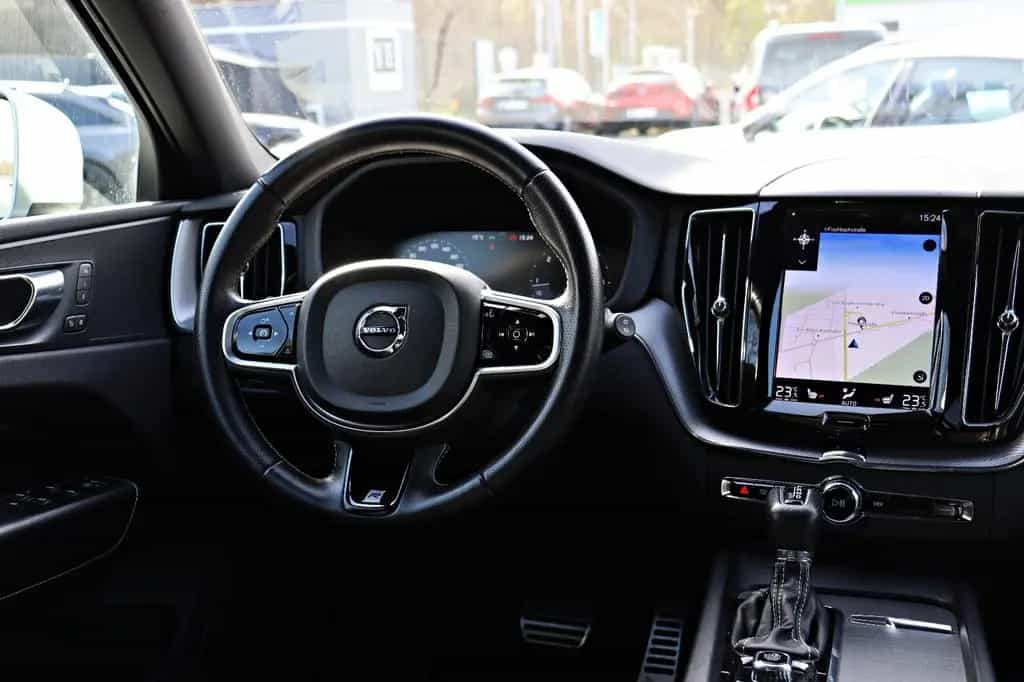 Volvo XC60 XC 60 R Design AWD D5 *LED*NAVI*RFK*PANORAMA*ACC 09/2018-photo-10