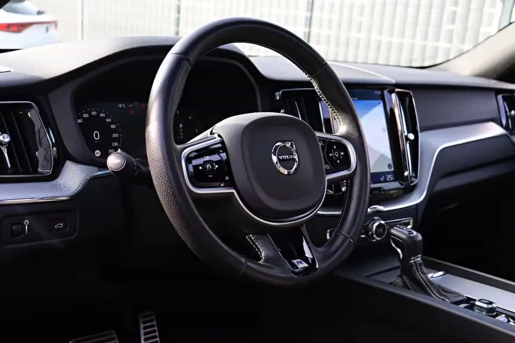 Volvo XC60 XC 60 R Design AWD D5 *LED*NAVI*RFK*PANORAMA*ACC 09/2018-photo-8
