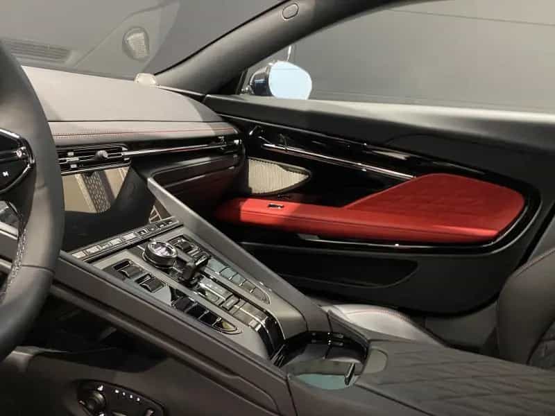 Aston Martin DB12 DB12 08/2025-photo-13