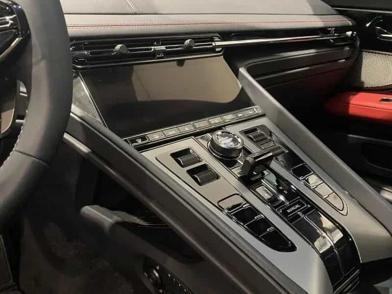Aston Martin DB12 DB12 08/2025-photo-16