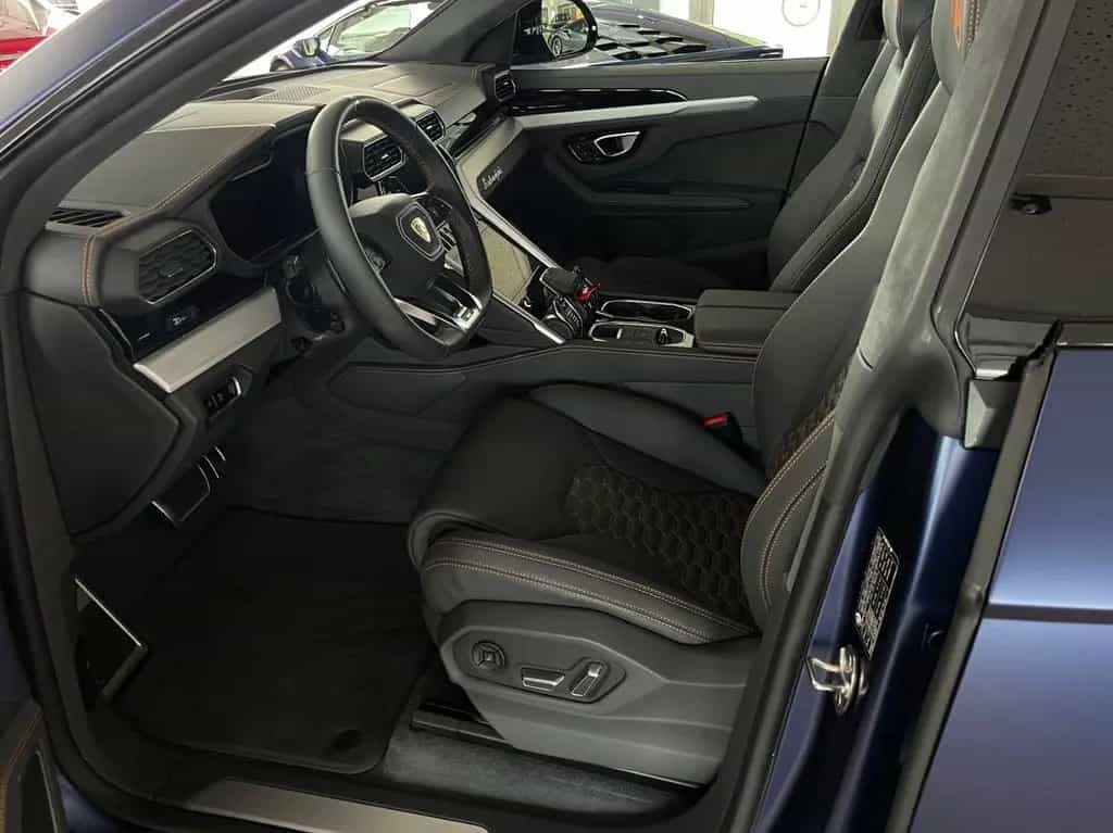 Lamborghini Urus ADAS*PANO*HEAD-UP*NIGHT-VISION*MATT-LACK 03/2021-photo-11