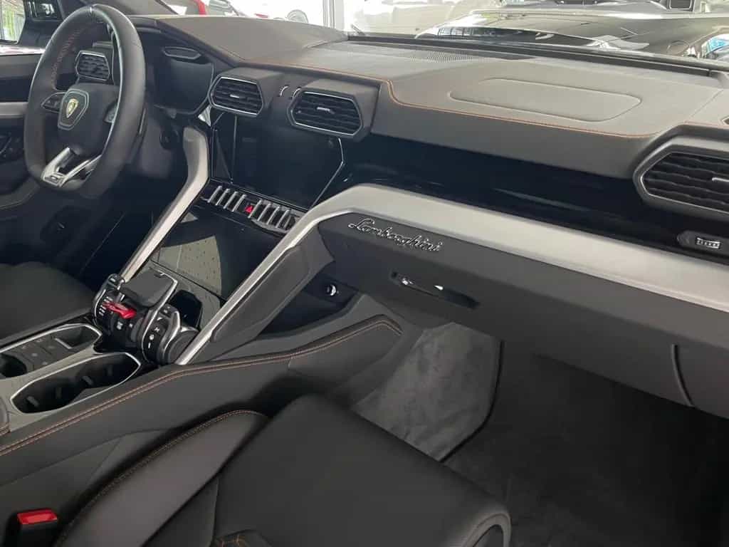 Lamborghini Urus ADAS*PANO*HEAD-UP*NIGHT-VISION*MATT-LACK 03/2021-photo-18