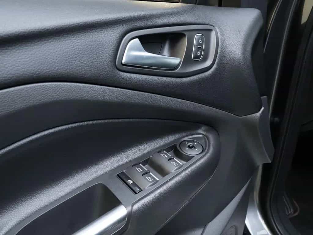 Ford Kuga ST-Line AWD AUTOMATIK*NAVI*ALCANTARA*XENON 11/2017-photo-31