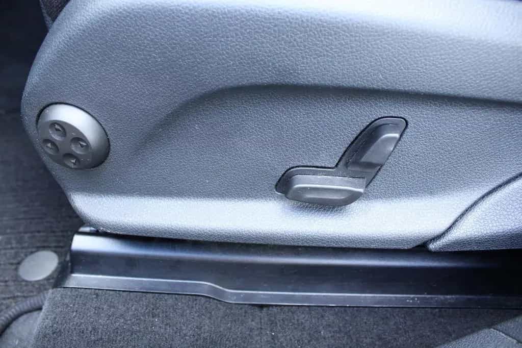Mercedes-Benz GLC-Class 250 4Matic *WENIG KM*AUTOMATIK*NAVI*LED*AHK* 09/2018-photo-14