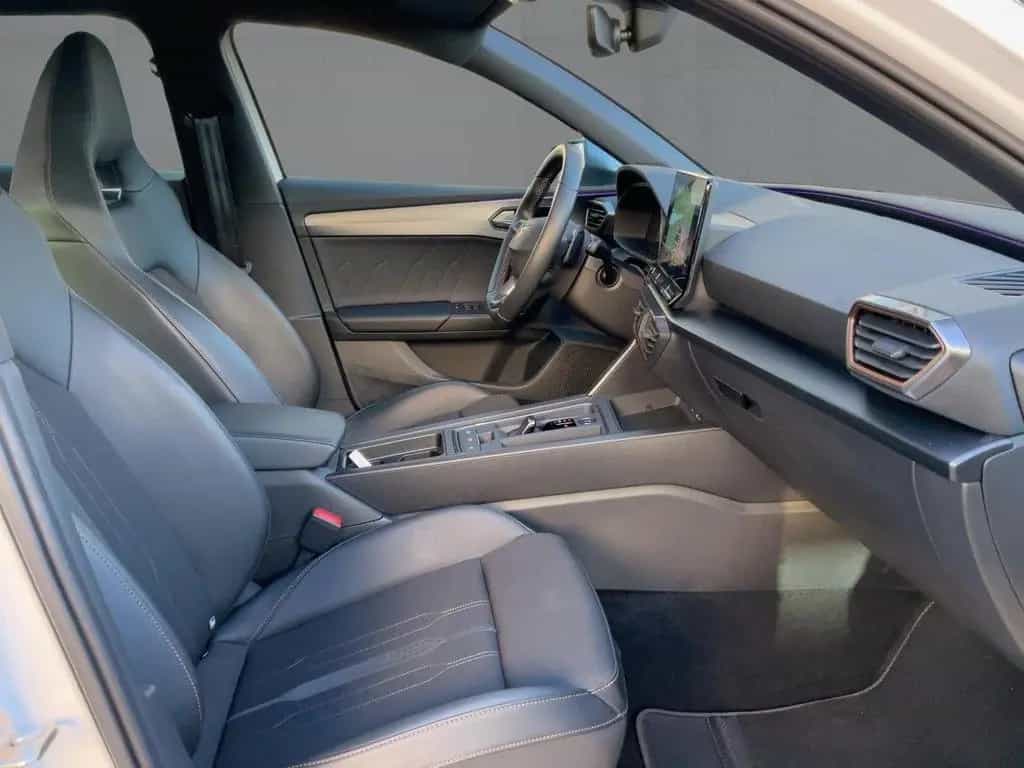 Cupra Leon ST VZ 2.0 TSI 4DRIVE MATRIX+NAVI+AHK+BEATS 11/2023-photo-11