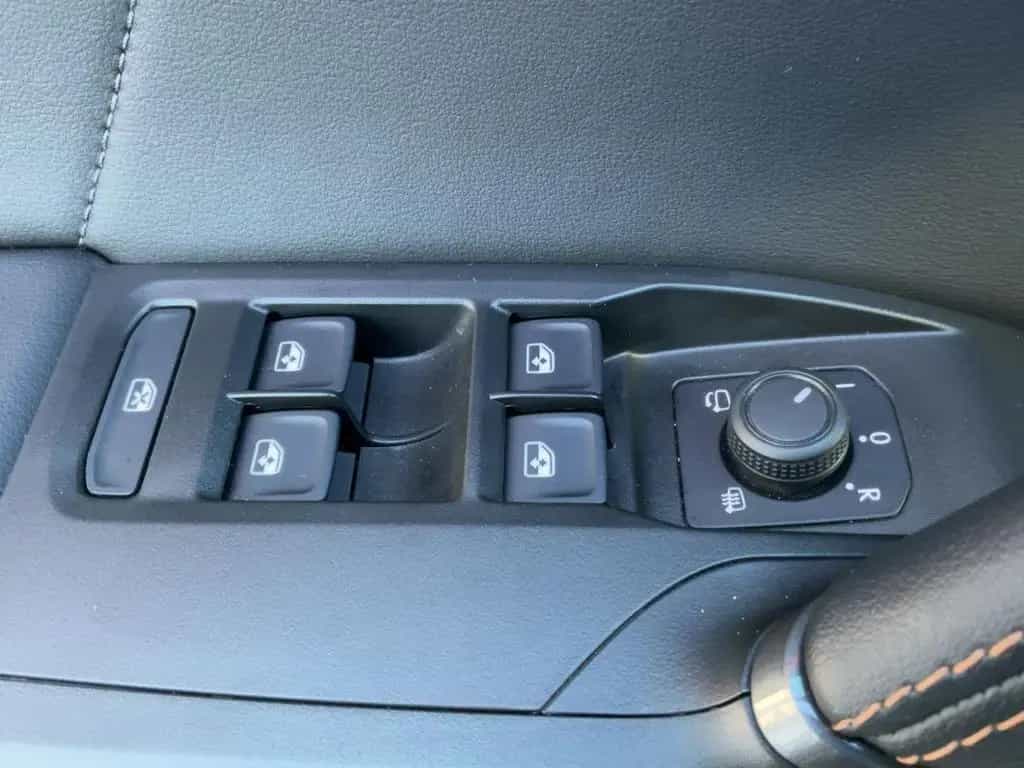 Cupra Leon ST VZ 2.0 TSI 4DRIVE MATRIX+NAVI+AHK+BEATS 11/2023-photo-16
