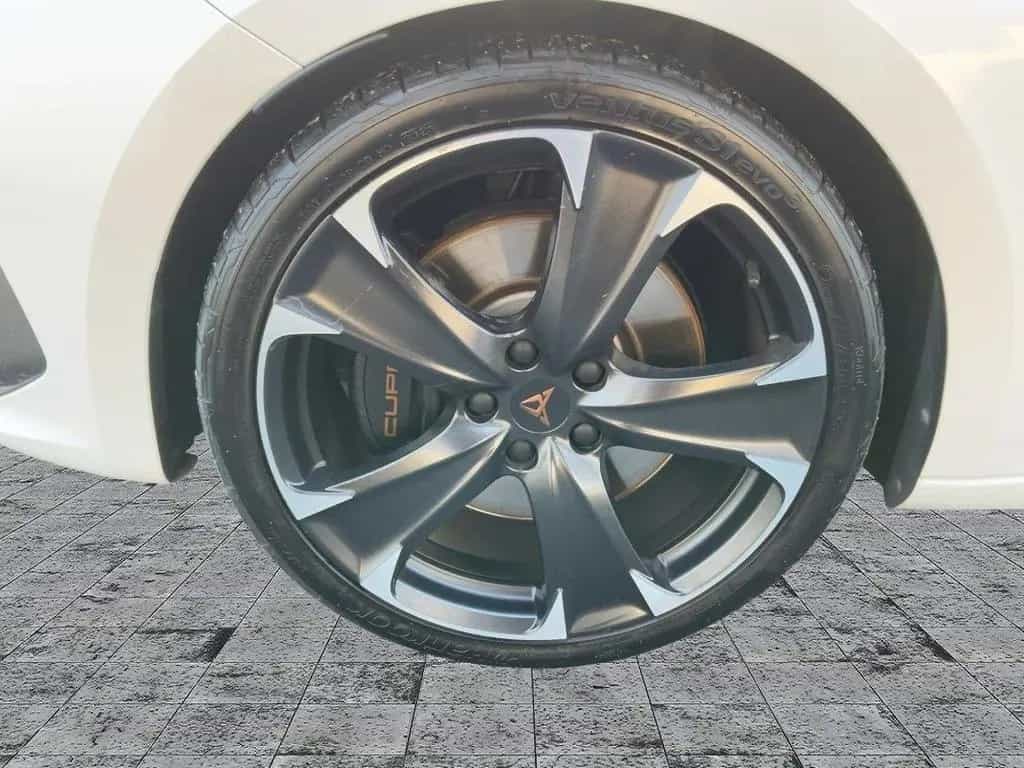 Cupra Leon ST VZ 2.0 TSI 4DRIVE MATRIX+NAVI+AHK+BEATS 11/2023-photo-7