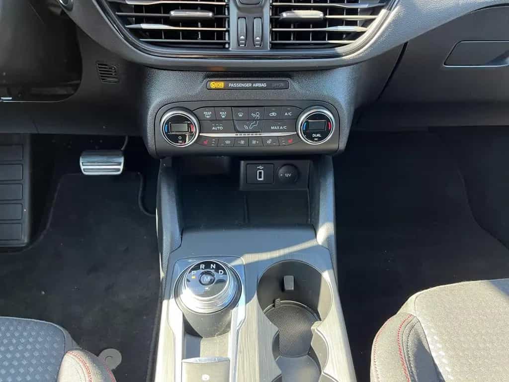 Ford Focus ST-Line 1.5 Ecoboost Navi GRA Sitzheizung 06/2019-photo-9