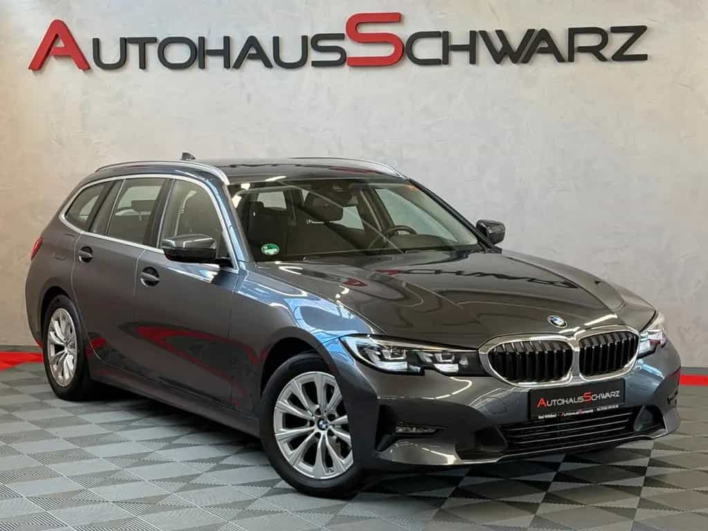 BMW 3 Series 320i Advantage Aut. Led VirtCock Kamera FahrAss 11/2021-photo-0