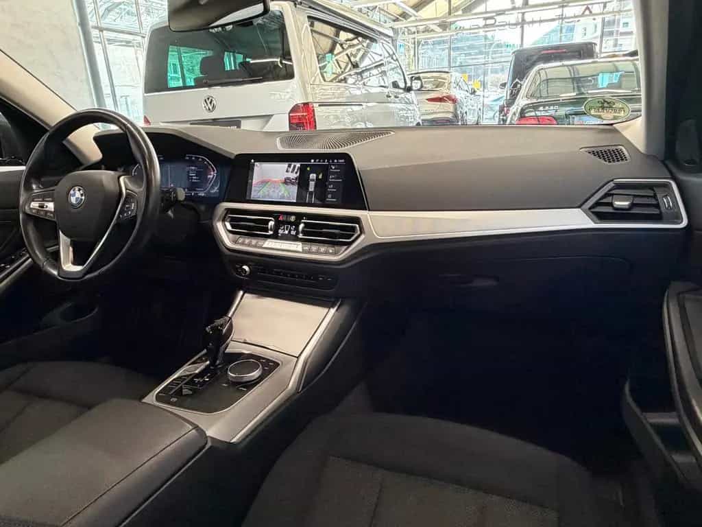 BMW 3 Series 320i Advantage Aut. Led VirtCock Kamera FahrAss 11/2021-photo-16