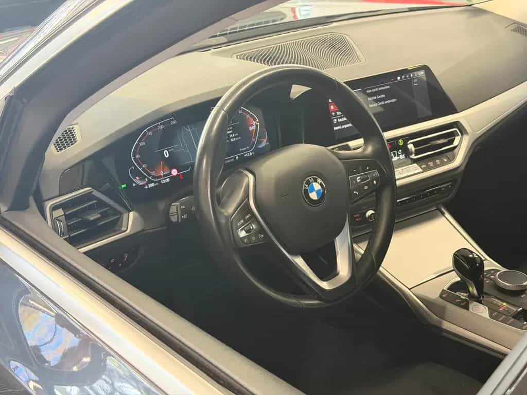 BMW 3 Series 320i Advantage Aut. Led VirtCock Kamera FahrAss 11/2021-photo-19