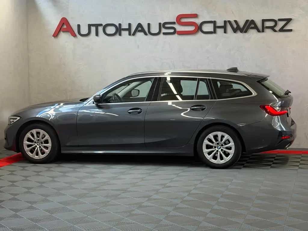 BMW 3 Series 320i Advantage Aut. Led VirtCock Kamera FahrAss 11/2021-photo-3