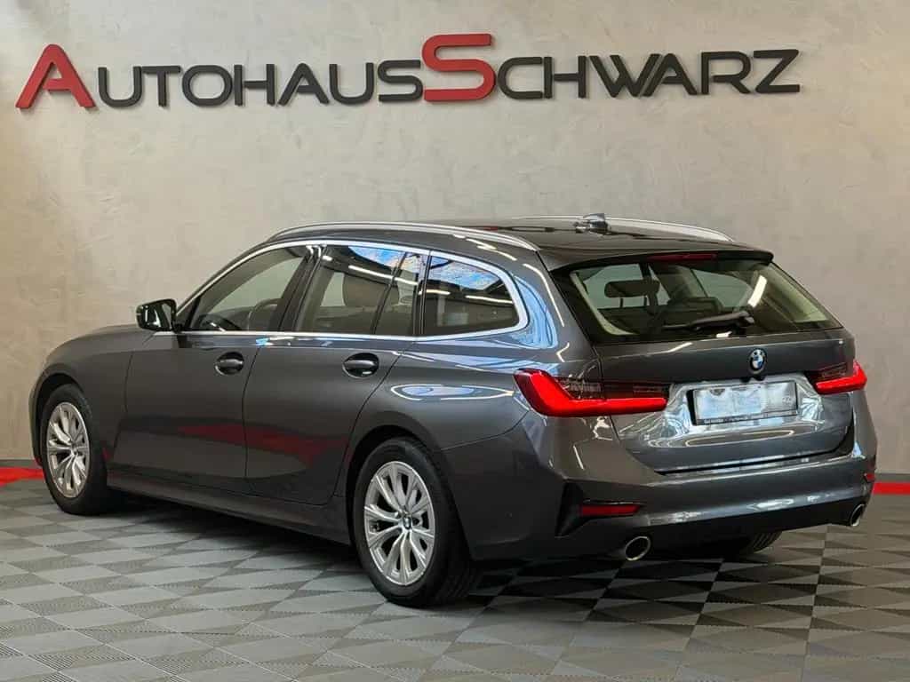BMW 3 Series 320i Advantage Aut. Led VirtCock Kamera FahrAss 11/2021-photo-4