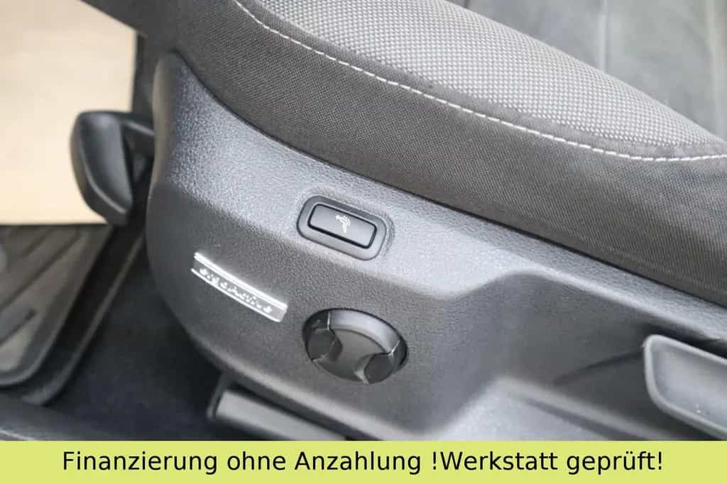 Volkswagen Golf VII Variant Highline *NAVI*CAM*DIGITAL*AHK 03/2017-photo-42