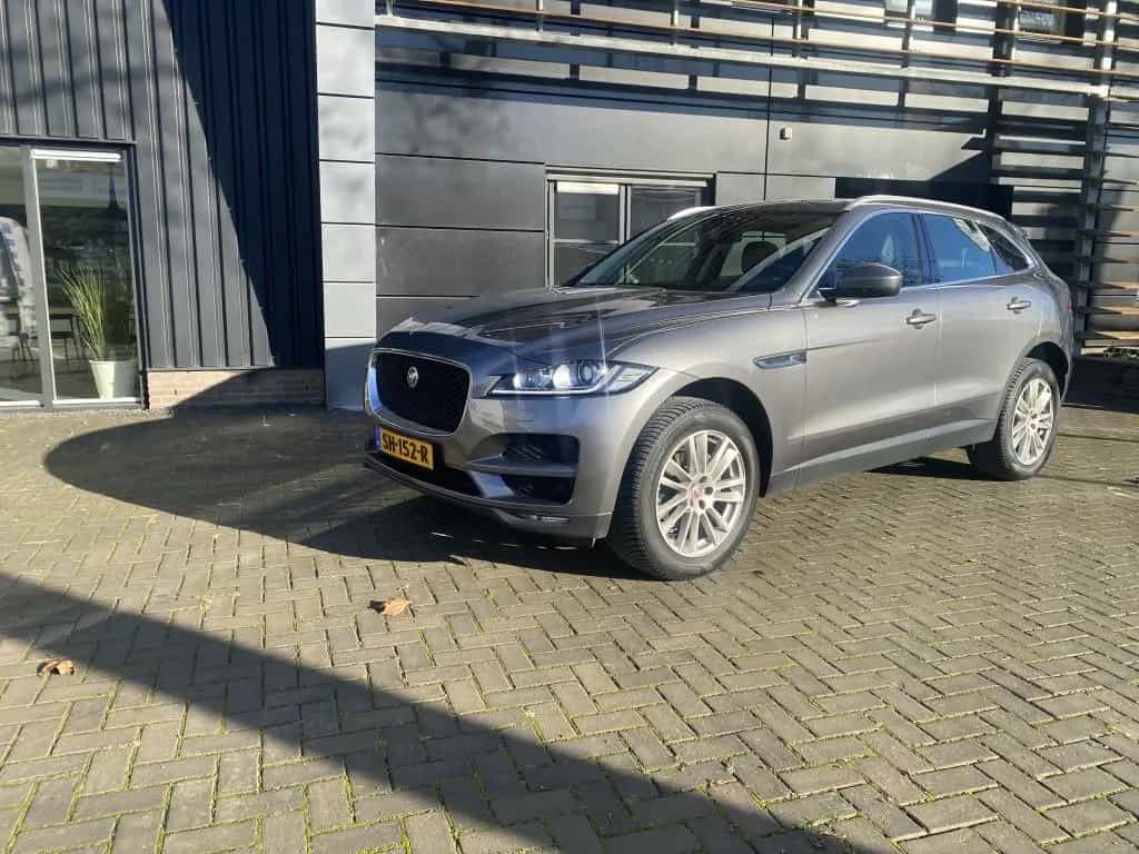 Jaguar F-Pace 20d AWD Portfolio Automatik Portfolio 07/2018-photo-10