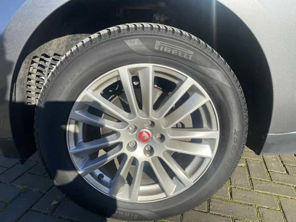 Jaguar F-Pace 20d AWD Portfolio Automatik Portfolio 07/2018-photo-1