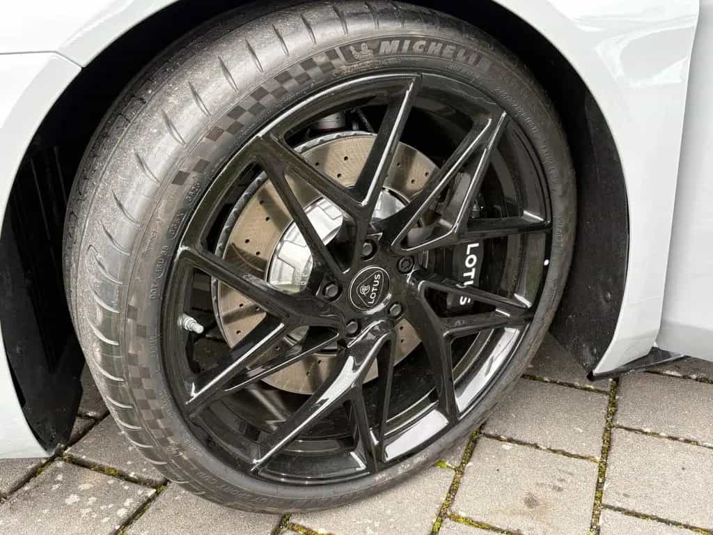 Lotus Emira I4 DCT "Turbo SE" by Lotus am Ring null-photo-30