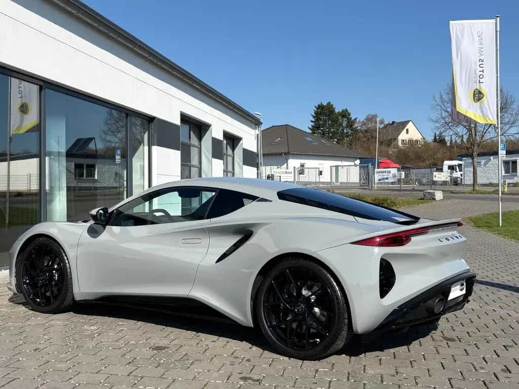 Lotus Emira I4 DCT "Turbo SE" by Lotus am Ring null-photo-6