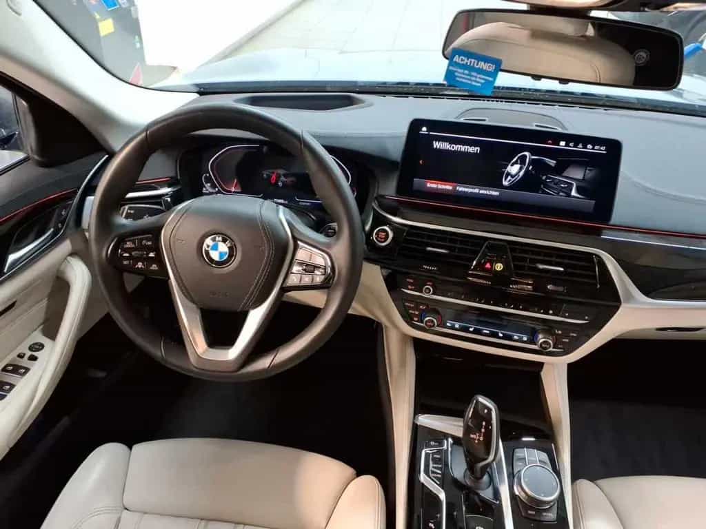 BMW 5 Series 520d xDrive Aut. Luxury Line Navi Leder 07/2022-photo-4