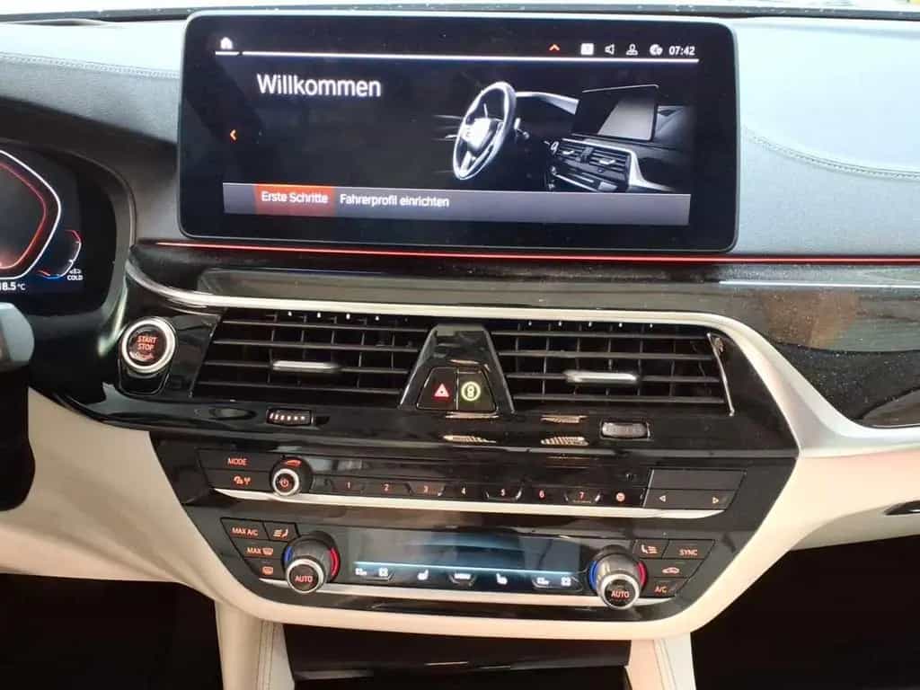 BMW 5 Series 520d xDrive Aut. Luxury Line Navi Leder 07/2022-photo-5