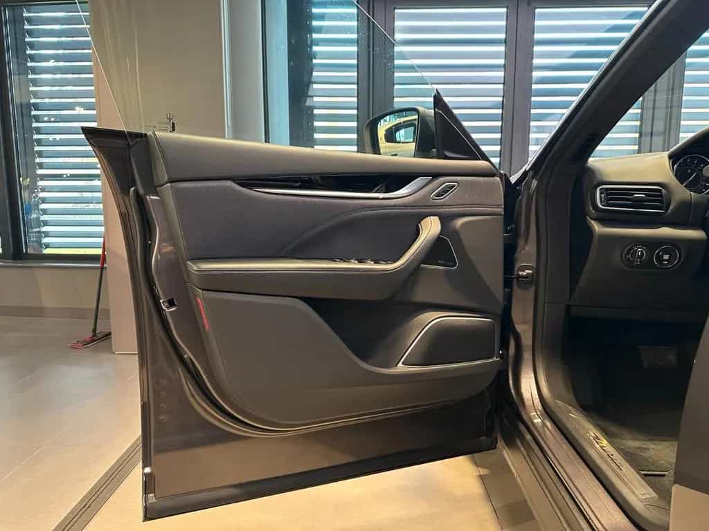 Maserati Levante GT Mild-Hybrid 330 HP * ZEGNA * 08/2021-photo-9